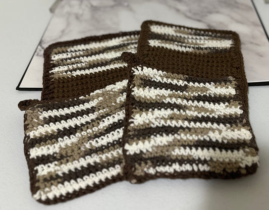 Pot holders and hot pads -